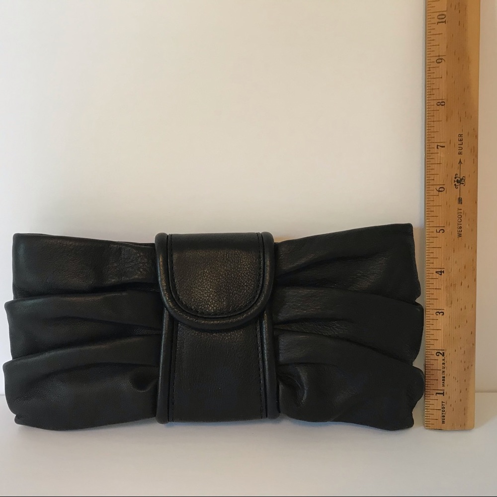 Banana Republic leather clutch - Picture 4 of 9